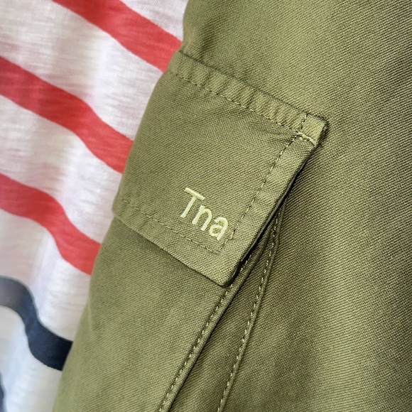 TNA Aritzia Green Cargo Pant⭐️ - Picture 6 of 13